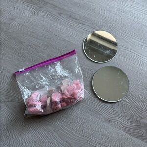 Home Accent Bundle - Round Mirrors, Pink Lip Wax Melts